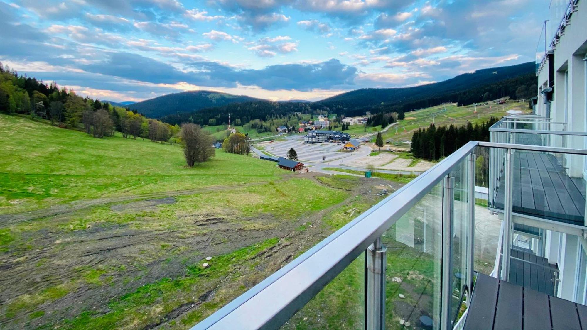 Panorama - Czarna Gora Resort By Sun & Snow Z Basenem I Sniadaniem سيينا المظهر الخارجي الصورة