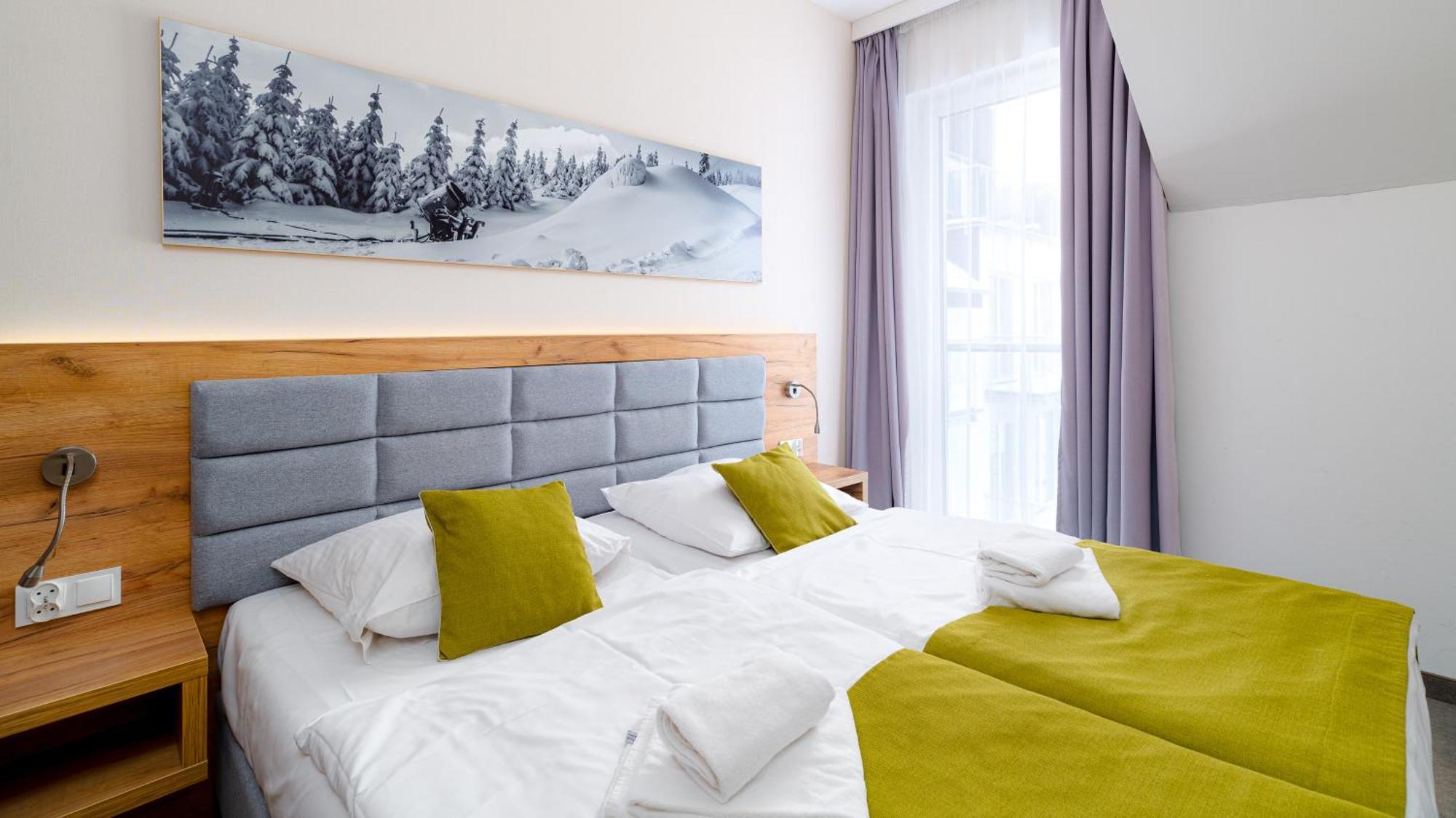 Panorama - Czarna Gora Resort By Sun & Snow Z Basenem I Sniadaniem سيينا المظهر الخارجي الصورة
