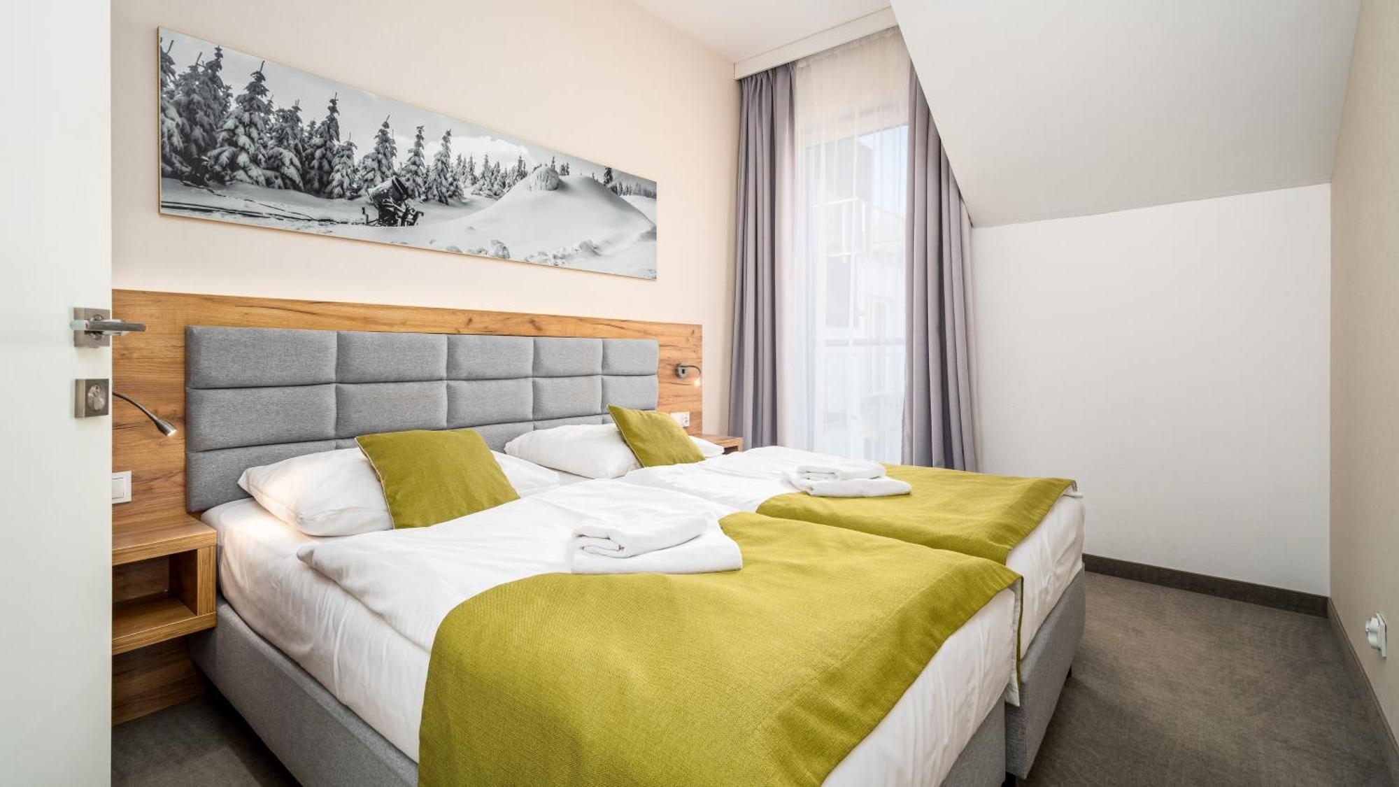 Panorama - Czarna Gora Resort By Sun & Snow Z Basenem I Sniadaniem سيينا المظهر الخارجي الصورة